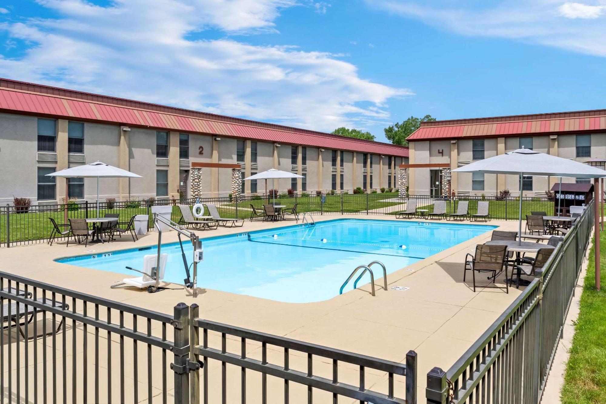 Comfort Inn At Buffalo Bill Village Resort Коди Экстерьер фото
