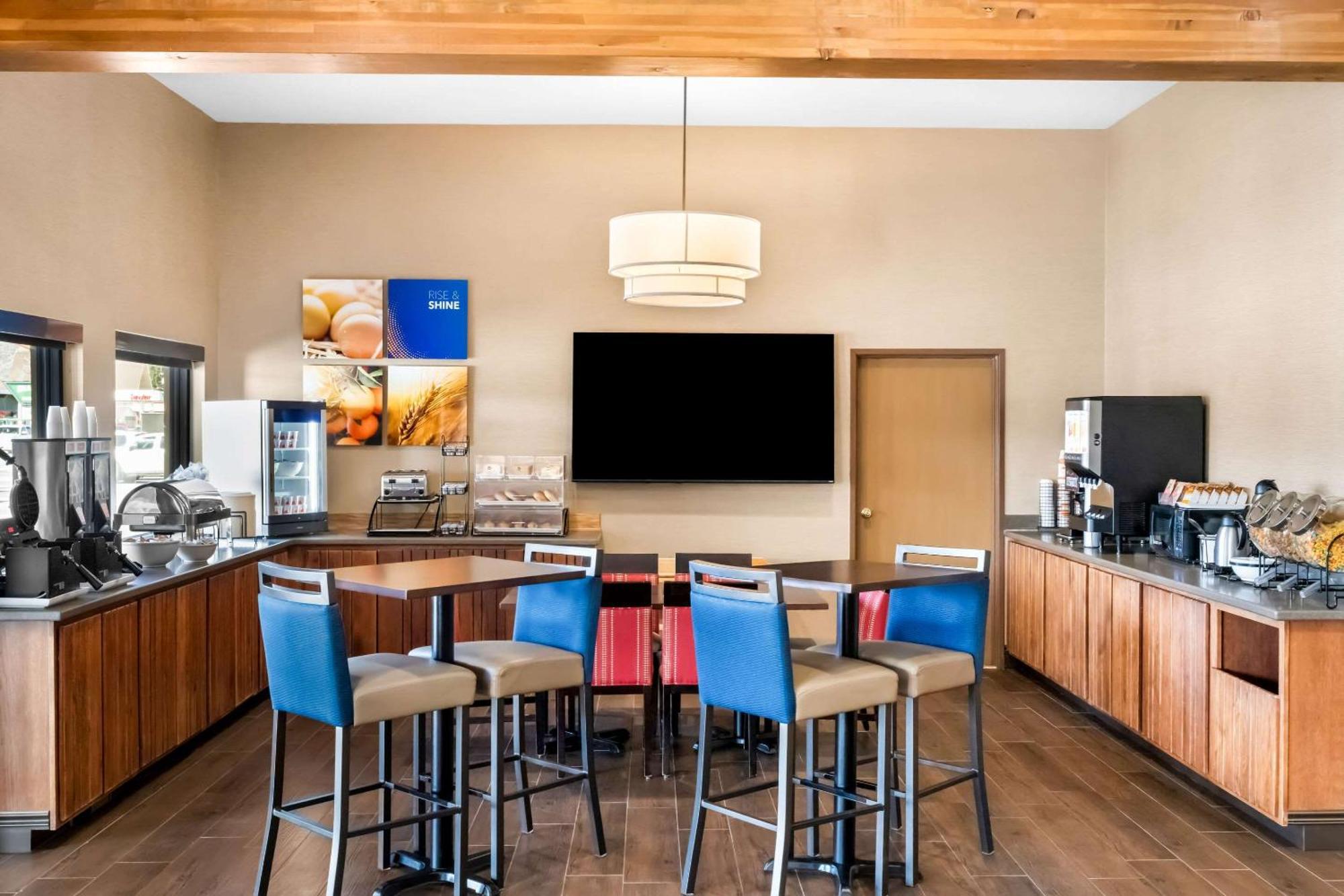Comfort Inn At Buffalo Bill Village Resort Коди Экстерьер фото